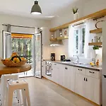 Apanemo Apartment *