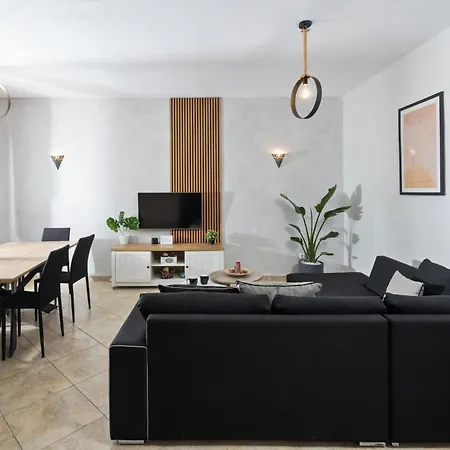 Apanemo Apartamento *